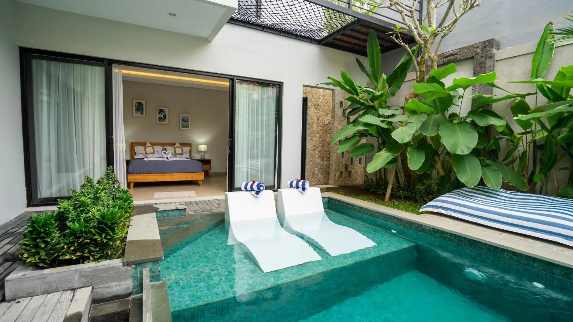 Luxury Casa White Palmera Uluwatu Villa